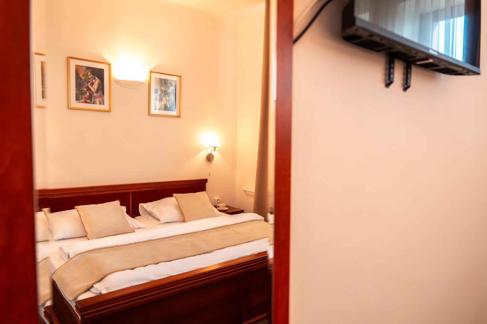 Hotel Grand Uherské Hradiště Esterno foto