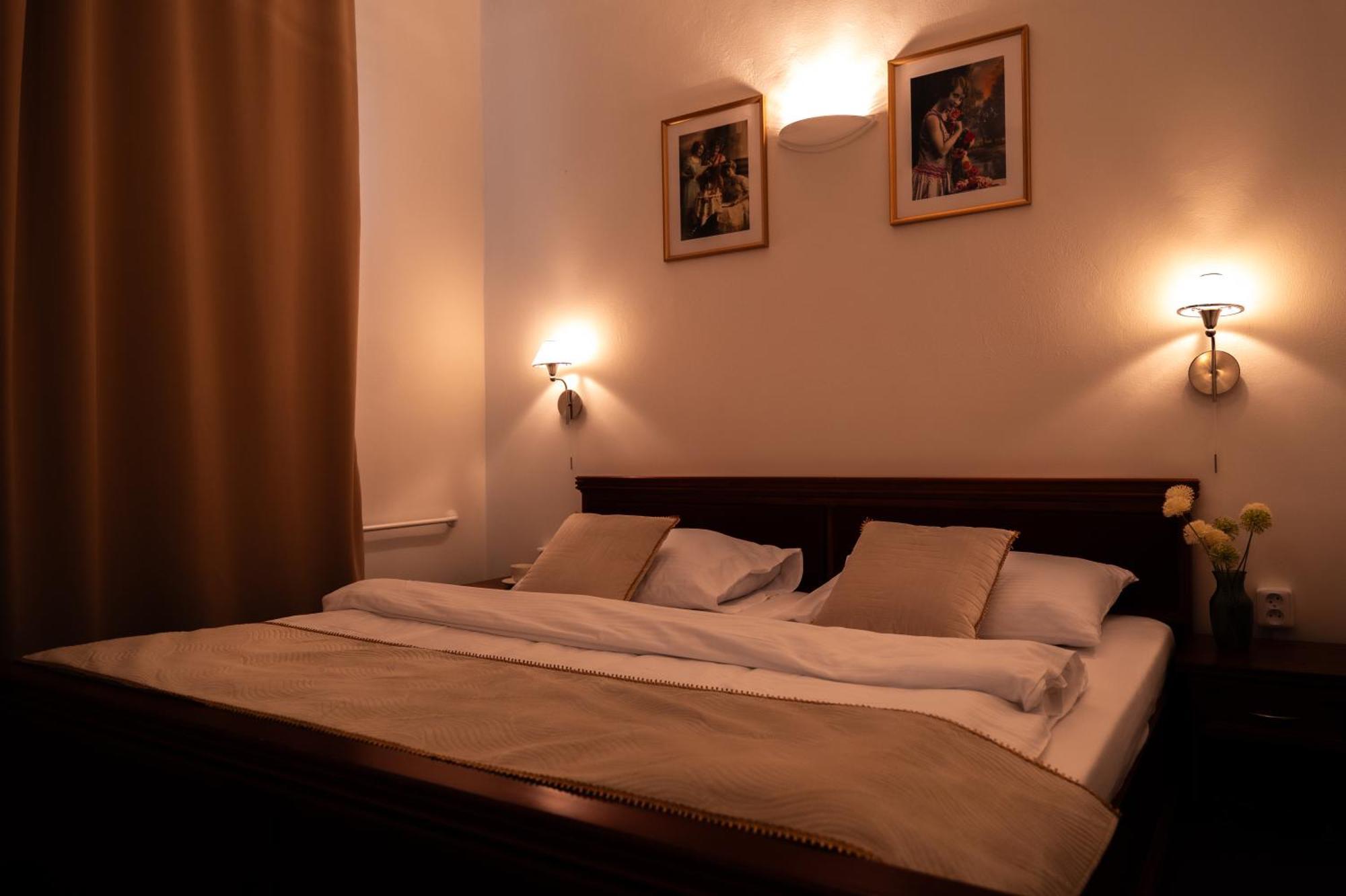 Hotel Grand Uherské Hradiště Esterno foto