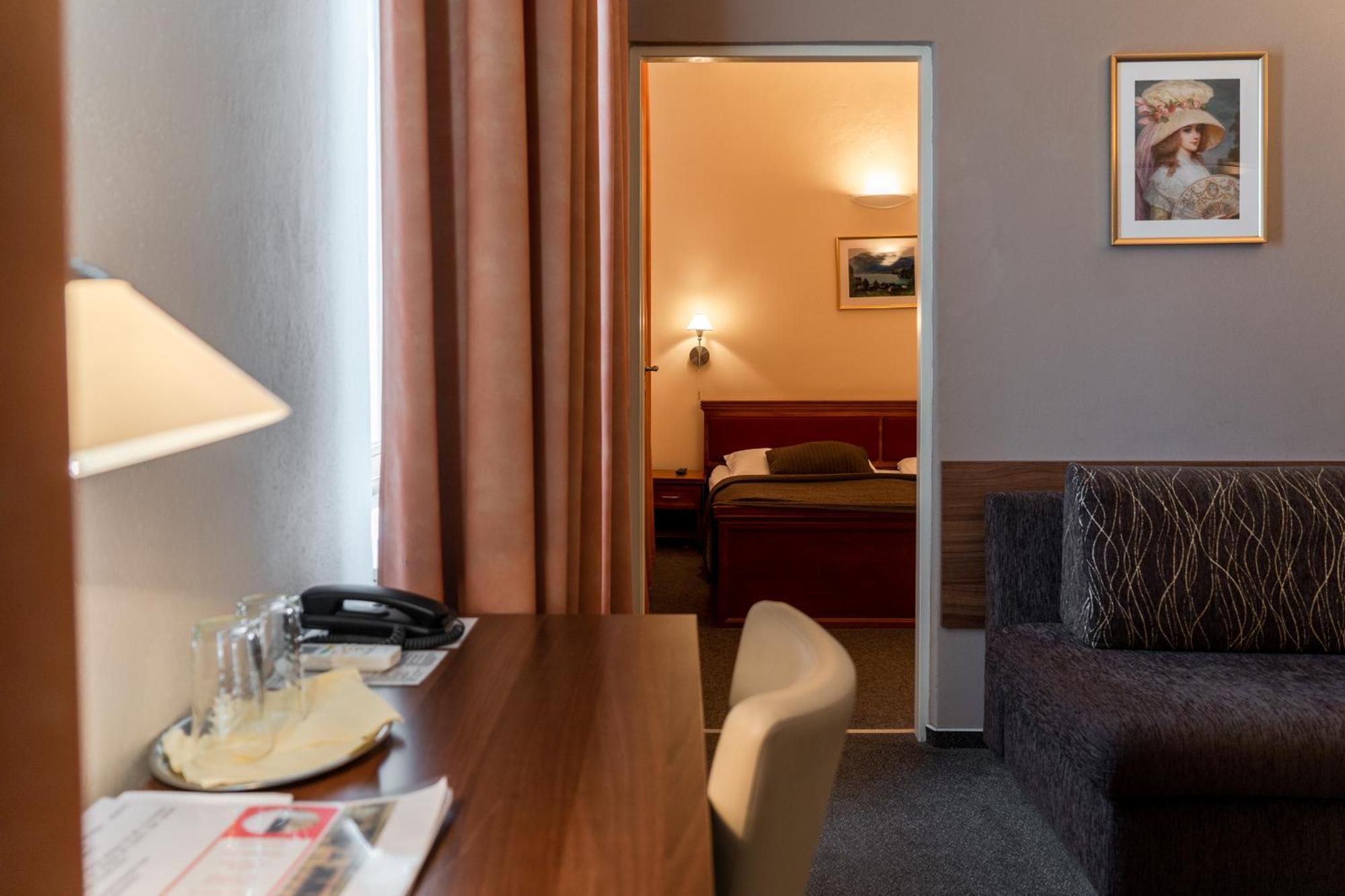 Hotel Grand Uherské Hradiště Esterno foto
