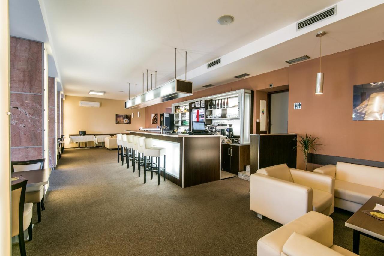 Hotel Grand Uherské Hradiště Esterno foto