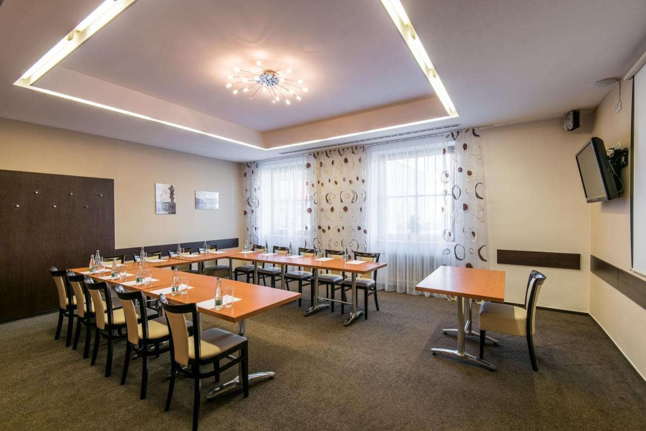 Hotel Grand Uherské Hradiště Esterno foto